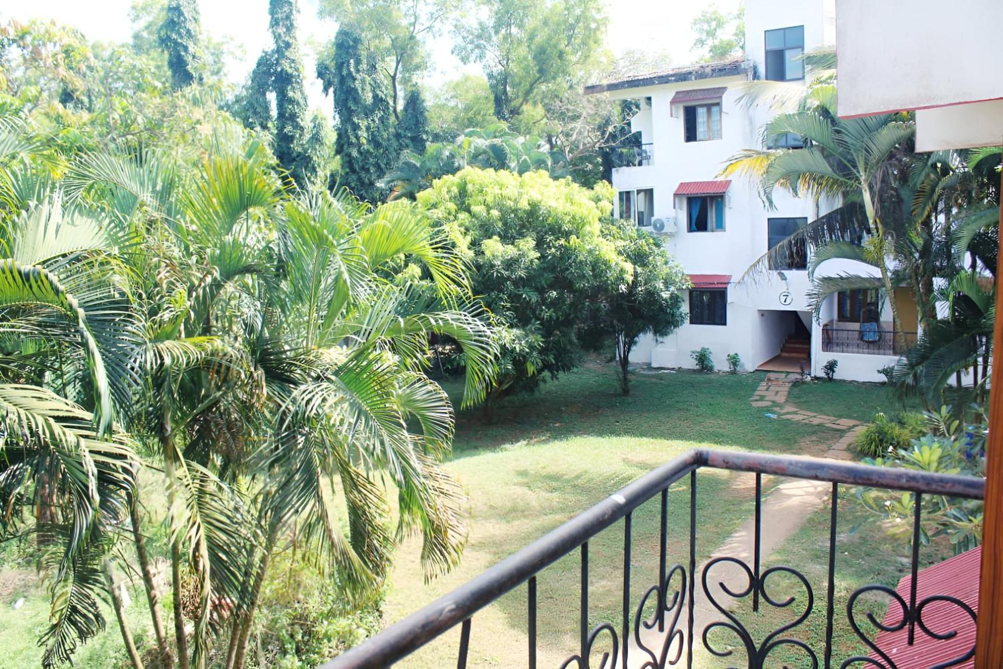 Ronne'S Little Baga Service Apartments Exterior foto