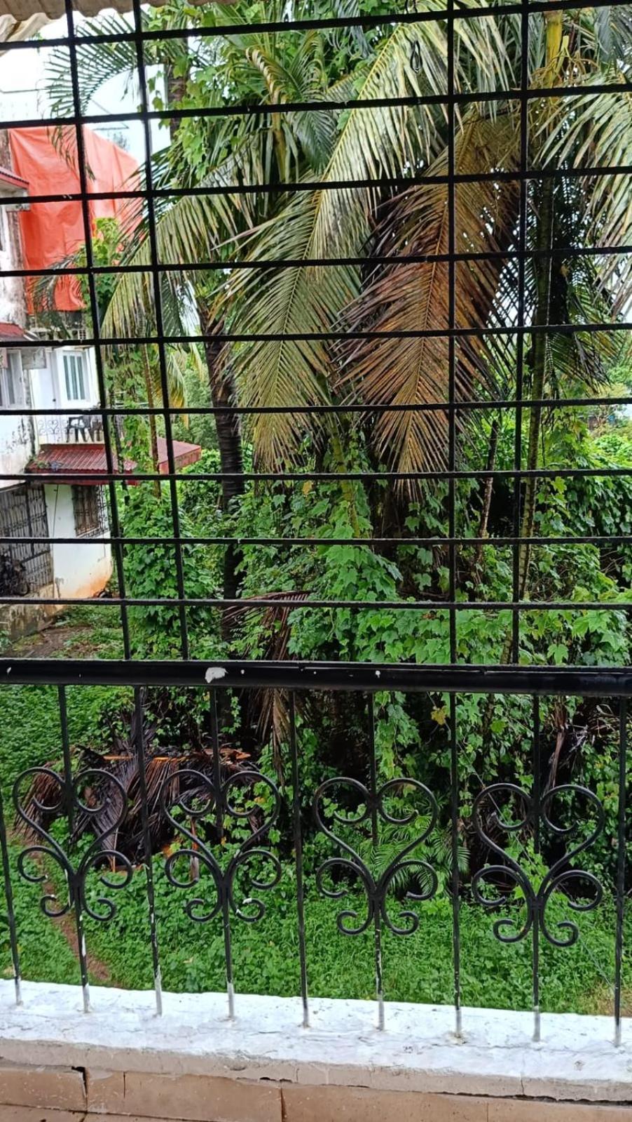 Ronne'S Little Baga Service Apartments Exterior foto