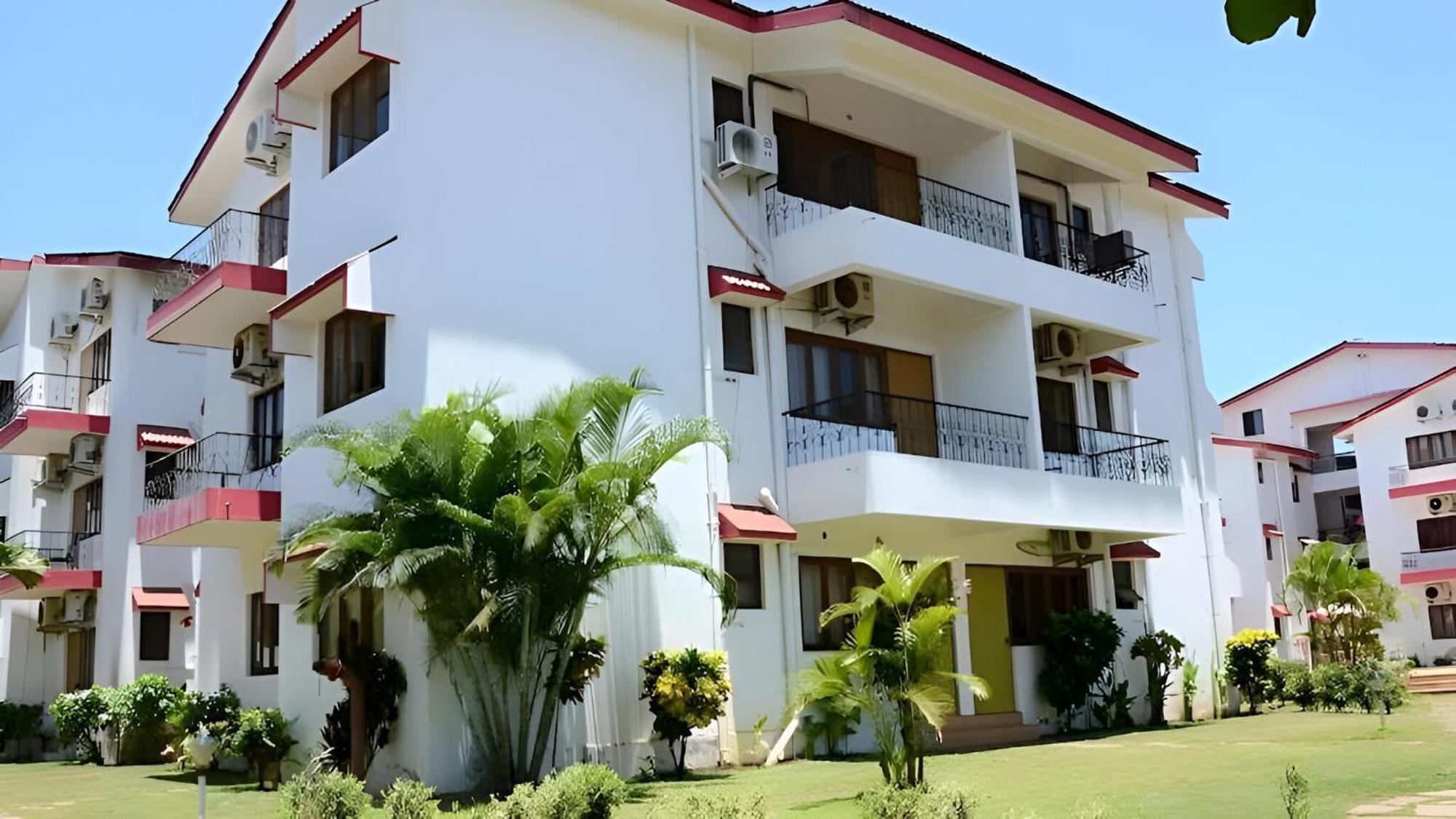 Ronne'S Little Baga Service Apartments Exterior foto